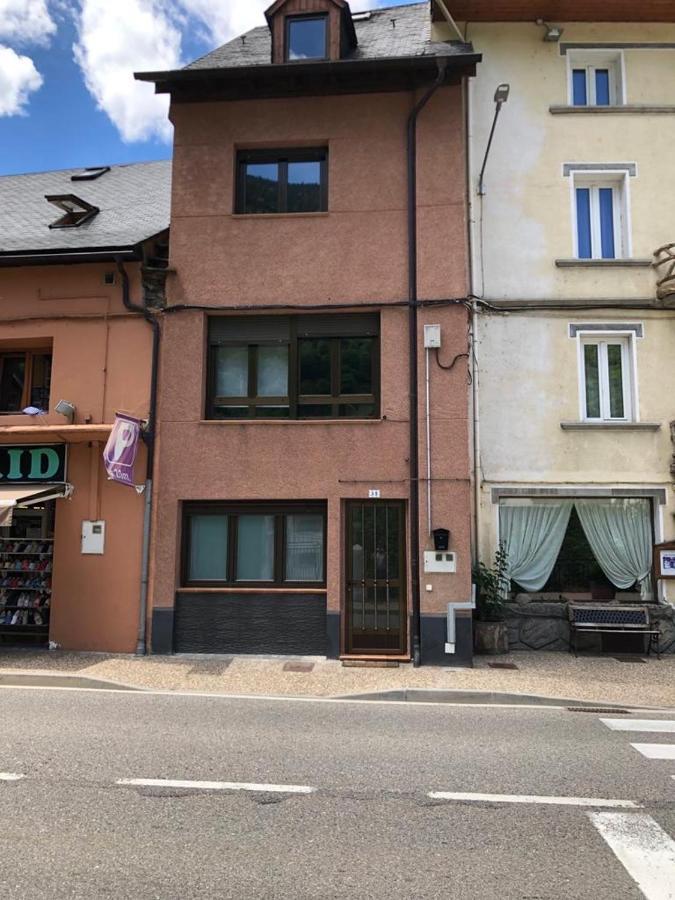 Alojamiento Karina Apartment Les Exterior photo