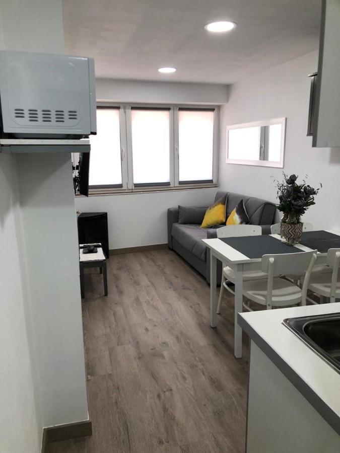 Alojamiento Karina Apartment Les Exterior photo