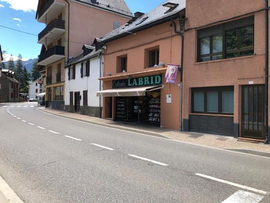 Alojamiento Karina Apartment Les Exterior photo