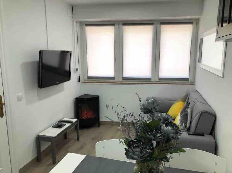 Alojamiento Karina Apartment Les Exterior photo